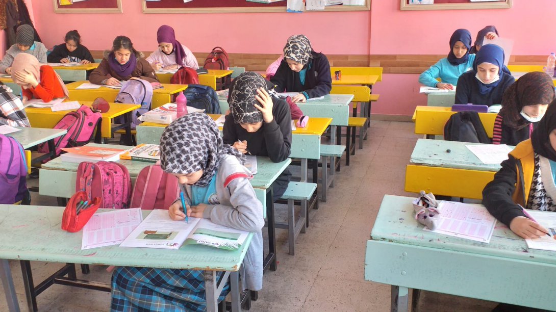 Efor Projesi Ortaokul Ölçme ve Değerlendirme Uygulaması (3) Sınavı Gerçekleştirildi.